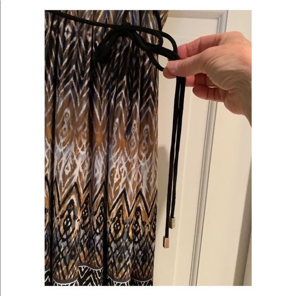 Sandra Darren Sleeveless Halter Dress - Picture 7 of 8